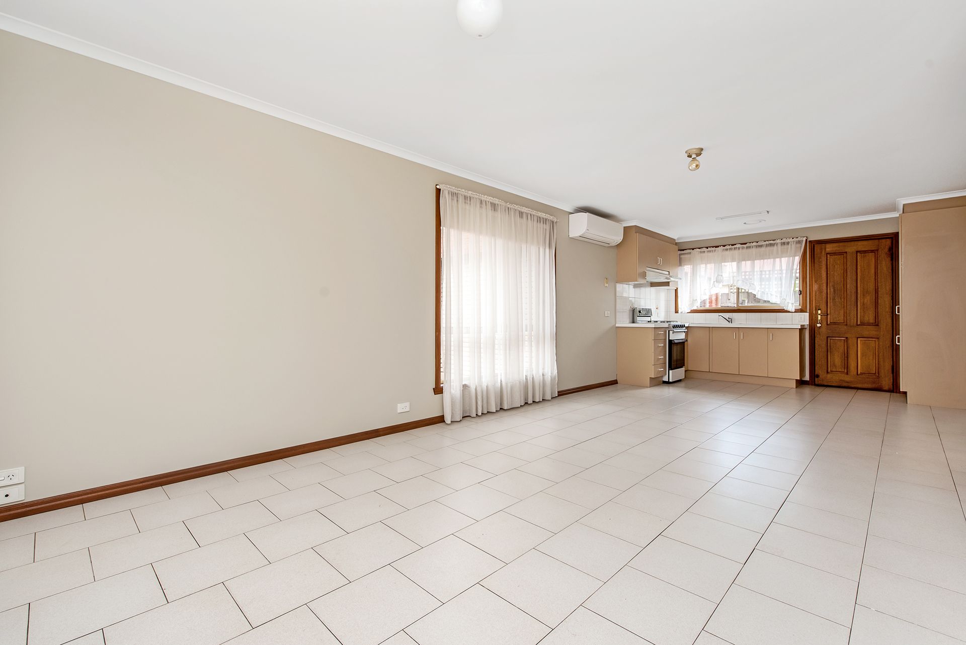 2/81 Truman Street South Kingsville VIC, South Kingsville - Thumbnail 4