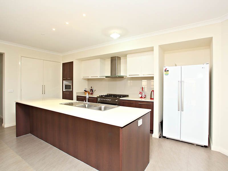 43 Double Bay Drive, Taylors Hill - Thumbnail 3