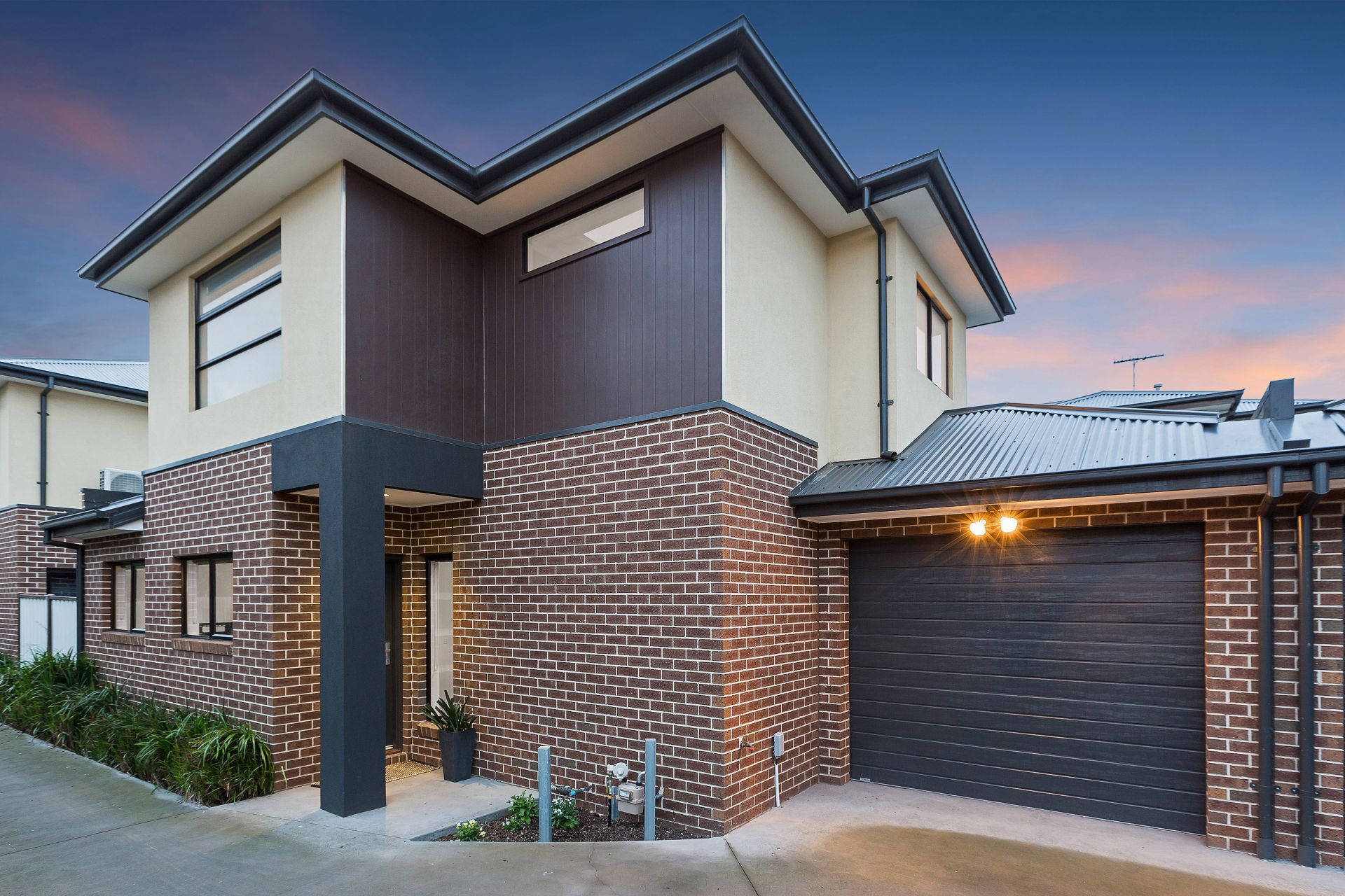2/2 Alberta Street, West Footscray - Thumbnail 2