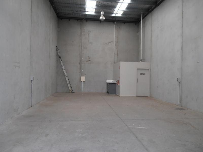 GREAT LITTLE LEASED INVESTMENT OPPORTUNITY!!