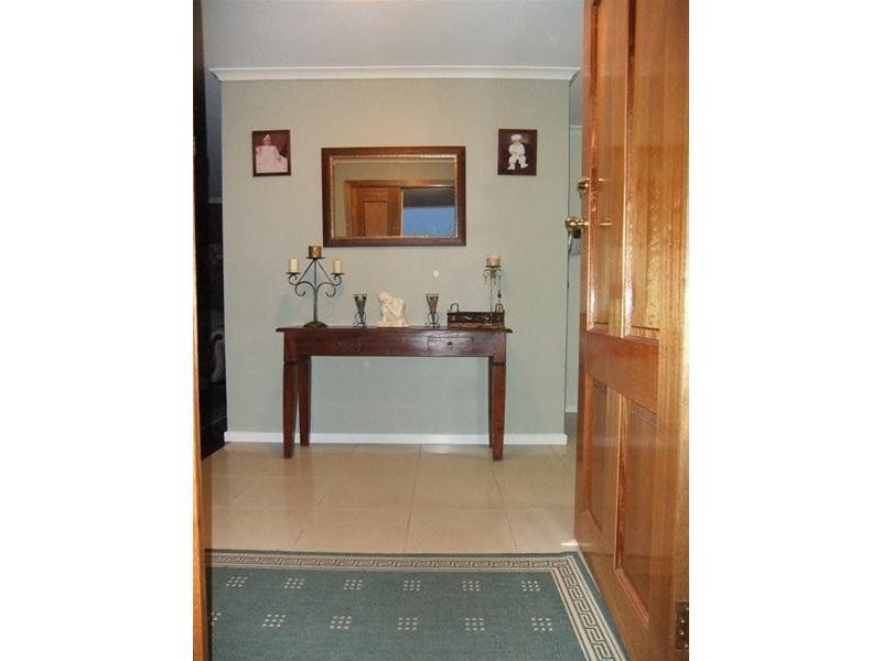 BEAUTIFUL HOME IN A PRIME LOCATION !!!
