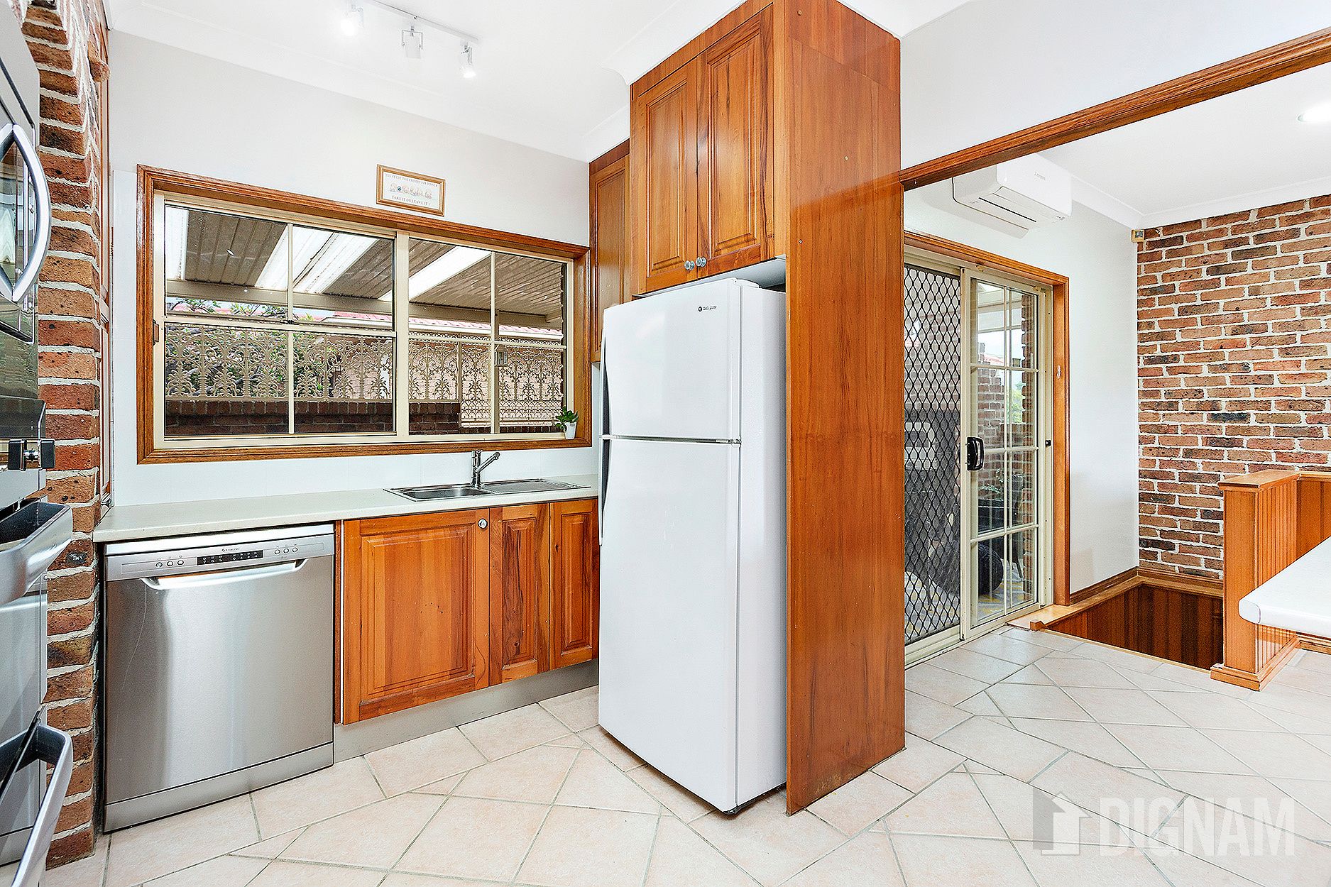 24 Halley Crescent, Woonona NSW