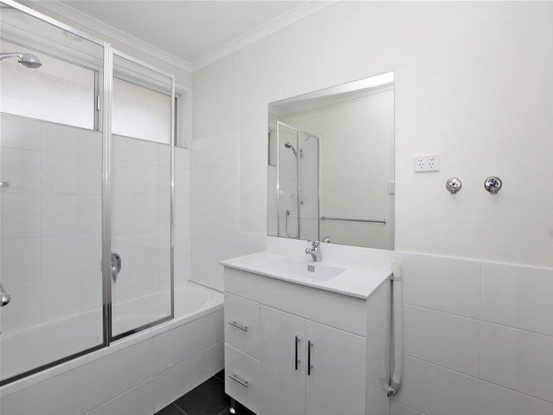 Ready for lease ! Modern low maintenance living in the heart of Preston!!
