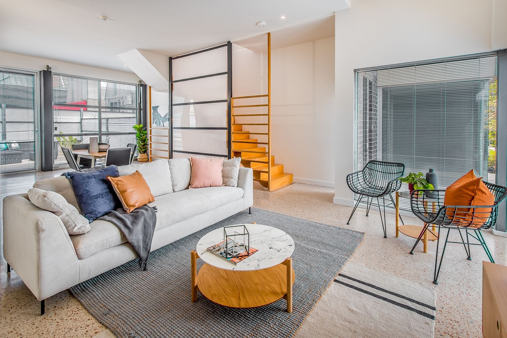 A Carefree Slice of Cosmopolitan Living