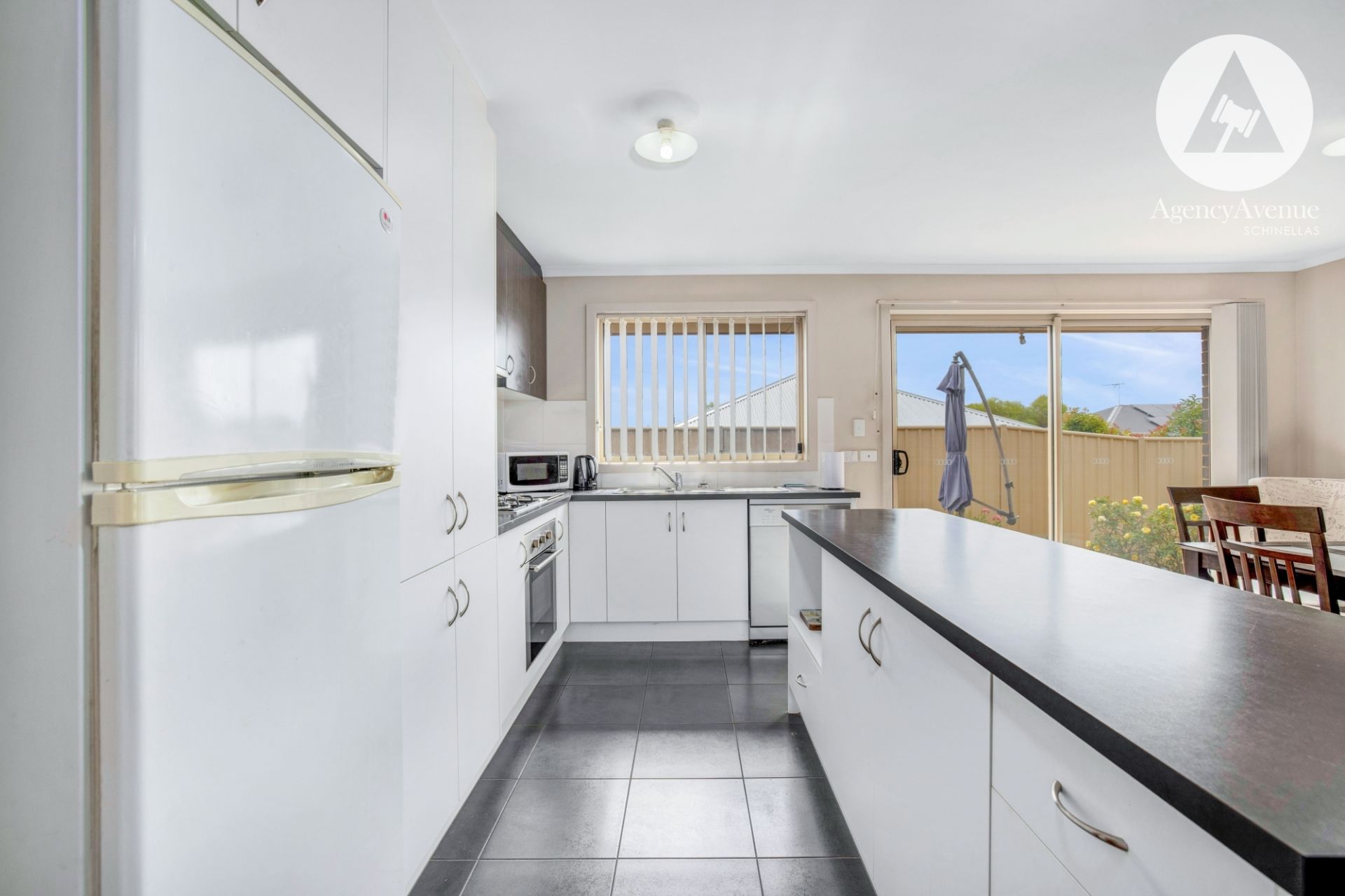 2/18 League Street, Seaford Meadows - Thumbnail 3