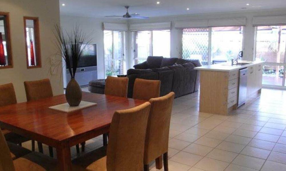 SPACIOUS & STYLISH