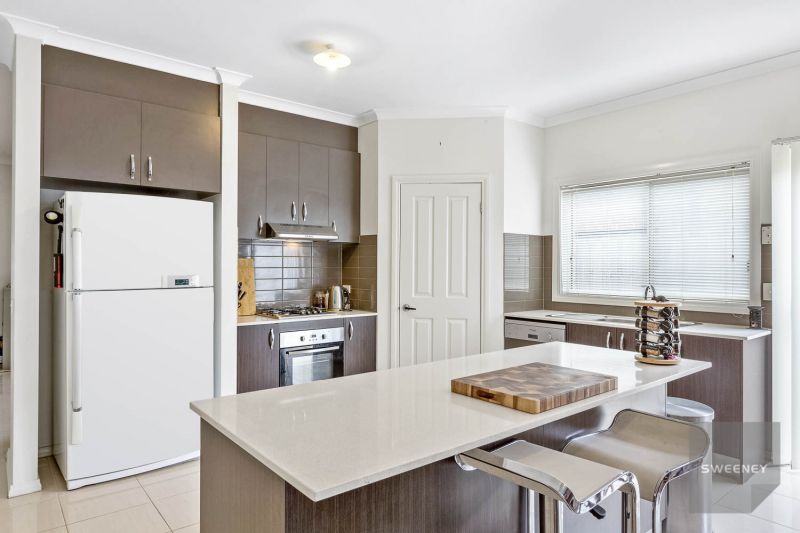 30a Lone Pine Square, Bacchus Marsh - Thumbnail 3