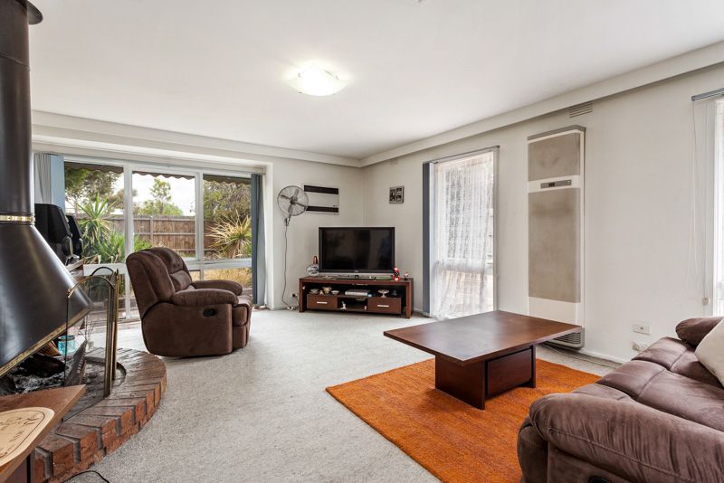 7 Point Cook Road, Altona Meadows - Thumbnail 3