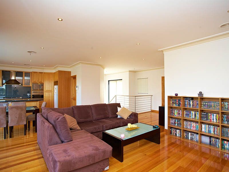 7/2 Sandlewood Close, Sanctuary Lakes - Thumbnail 5