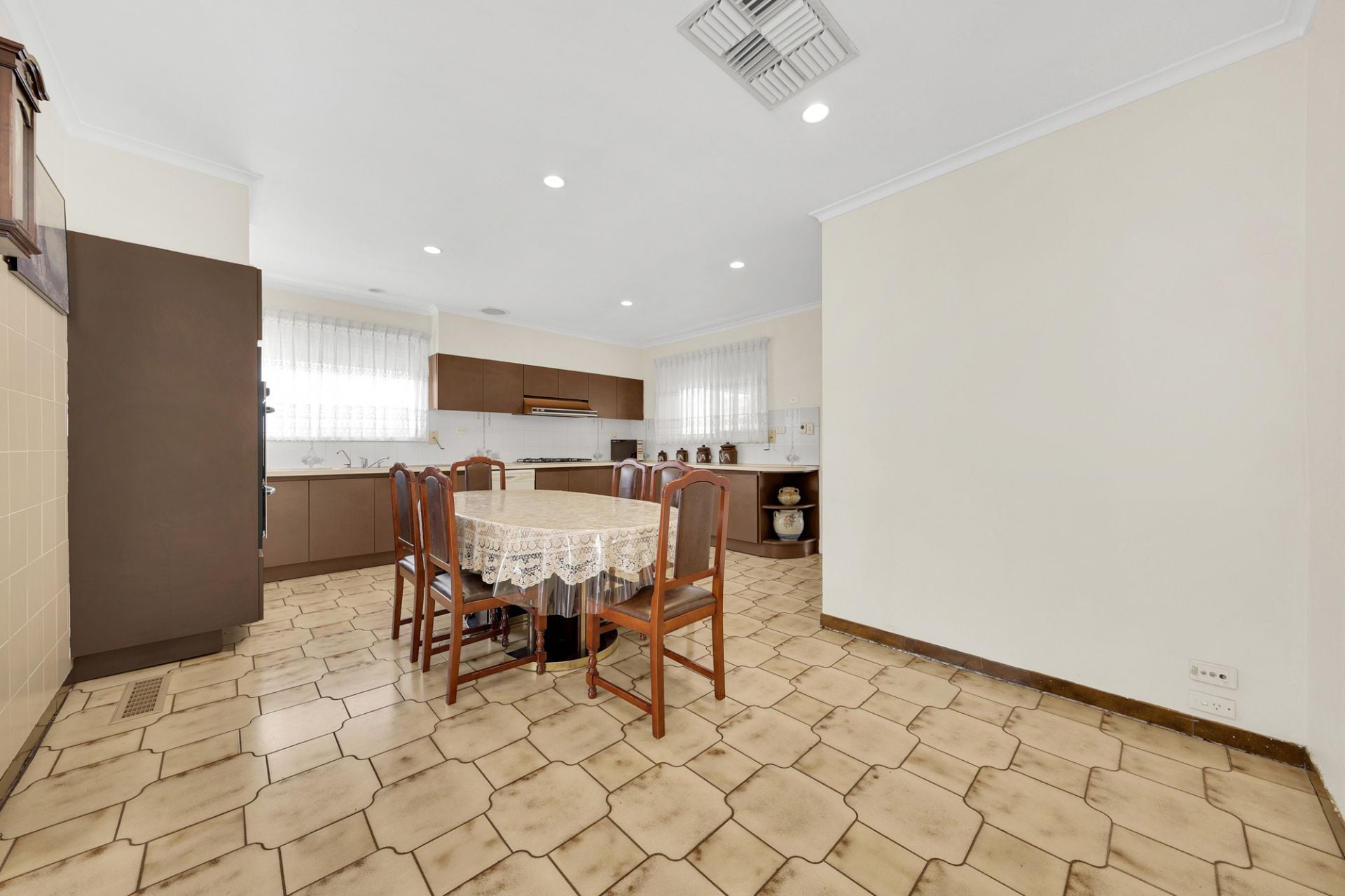 A Family Favorite – With Rumpus Room -

Auction This Saturday @ 2pm
