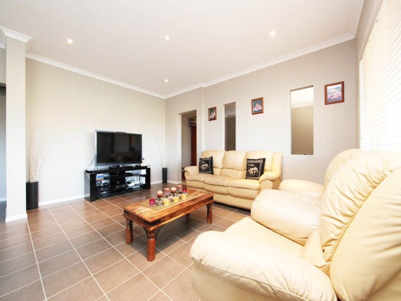 31 Torbreck Avenue SOUTH MORANG, South Morang - Thumbnail 8