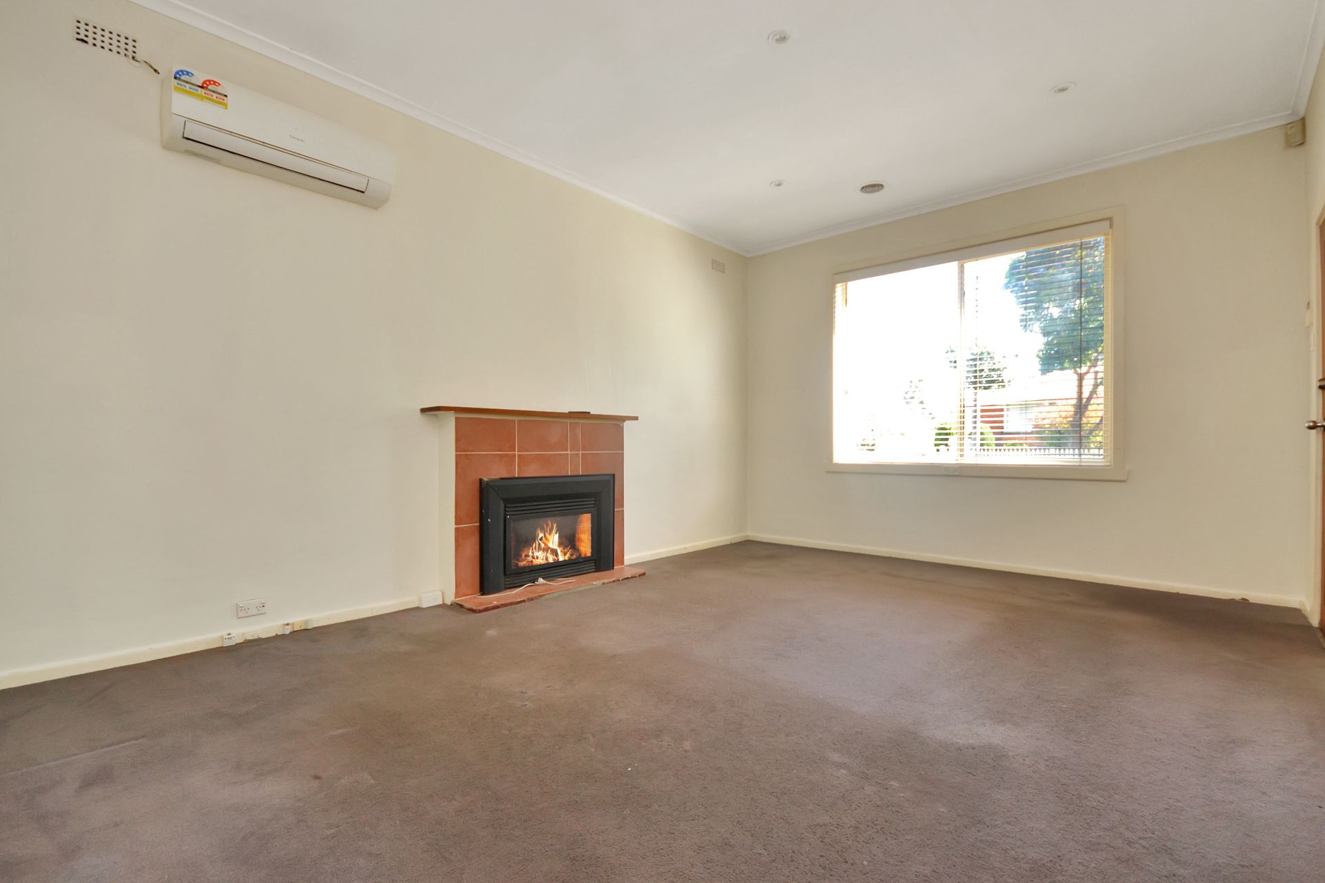 WELL PRESENTED & IN AN IDEAL LOCATION