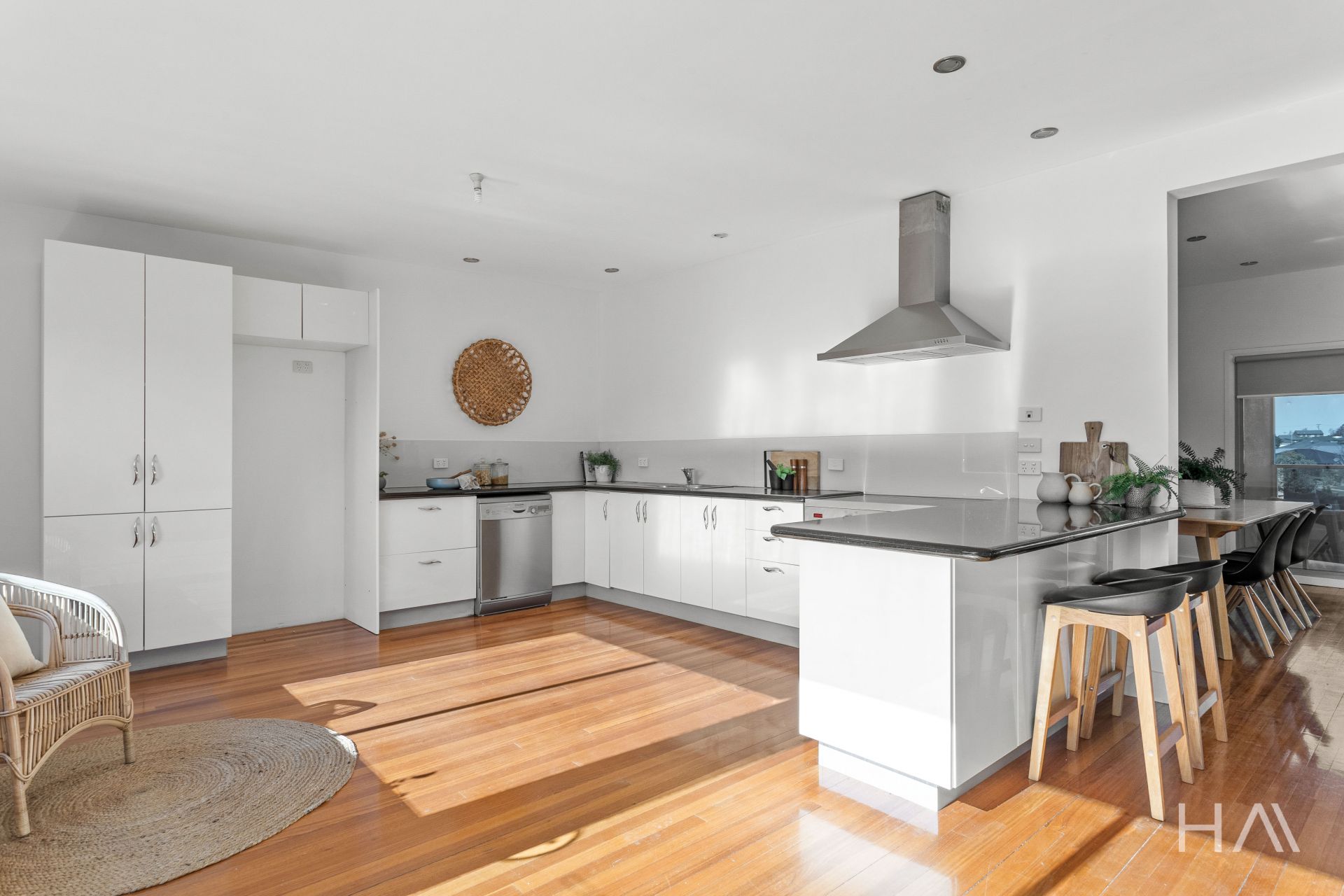 9 Caprice Court Newnham, Newnham - Thumbnail 5