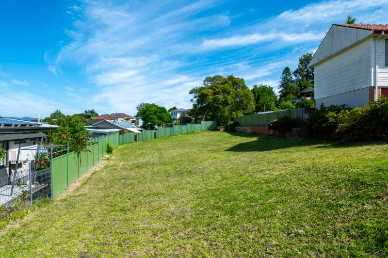 Real Estate For Sale 44 Valley View Crescent Glendale , NSW