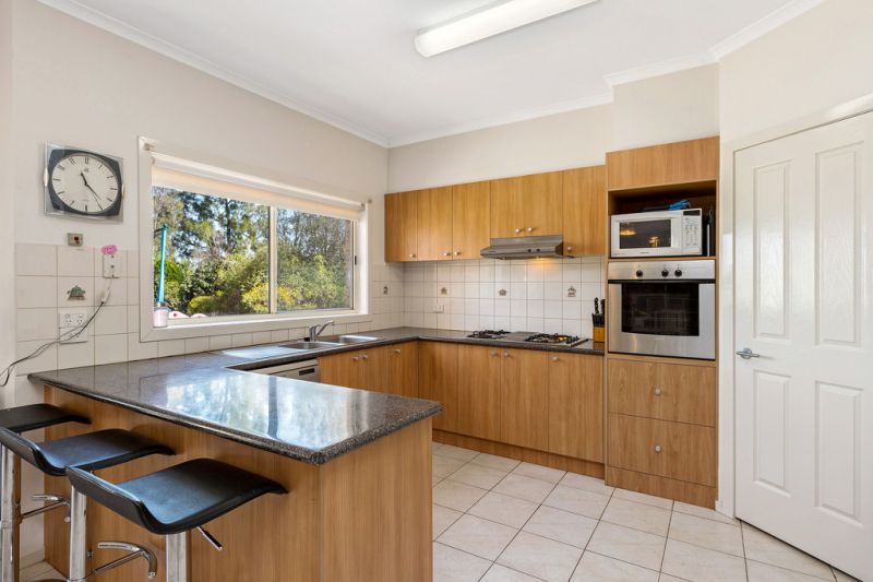 8 Lakeside Drive, Point Cook - Thumbnail 4