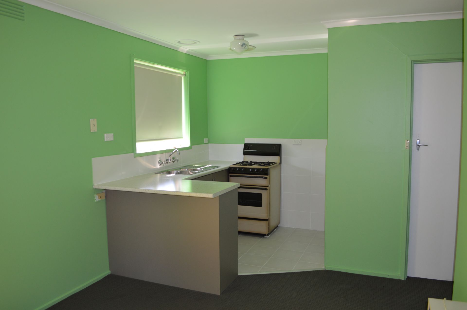 CENTRALLY LOCATED UNIT   *Insp Wed 27th Jun @ 5:00pm*
