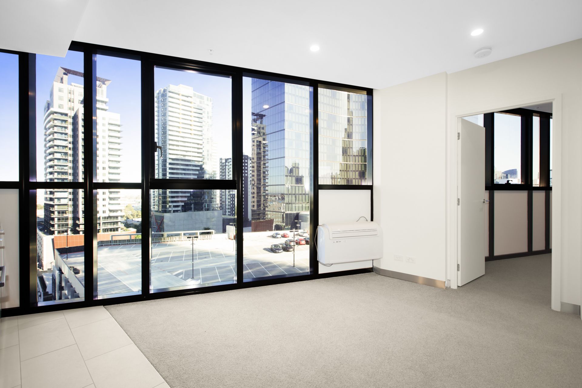 1105/33 Clarke Street, Southbank - Thumbnail 2