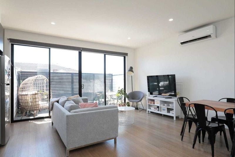 2/30 Market Street, West Footscray - Thumbnail 2