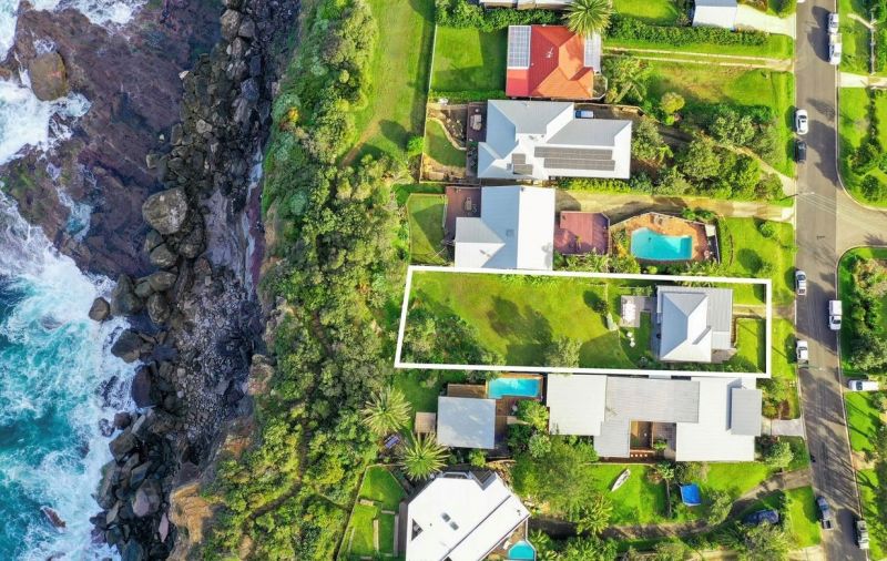 24 Watkins Road Avalon Beach NSW, Avalon Beach - Thumbnail 2