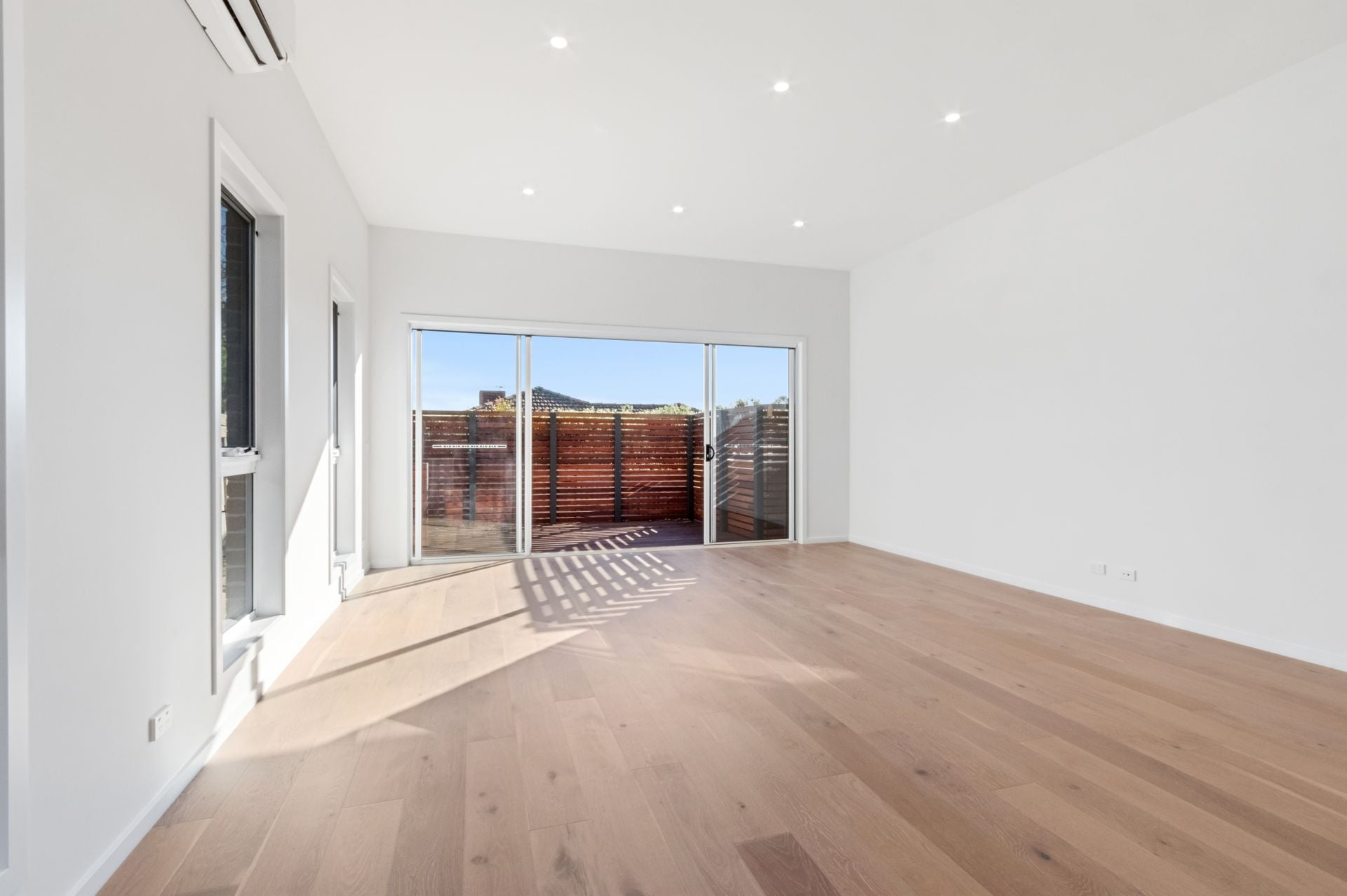 Stunning Brand New Townhouse