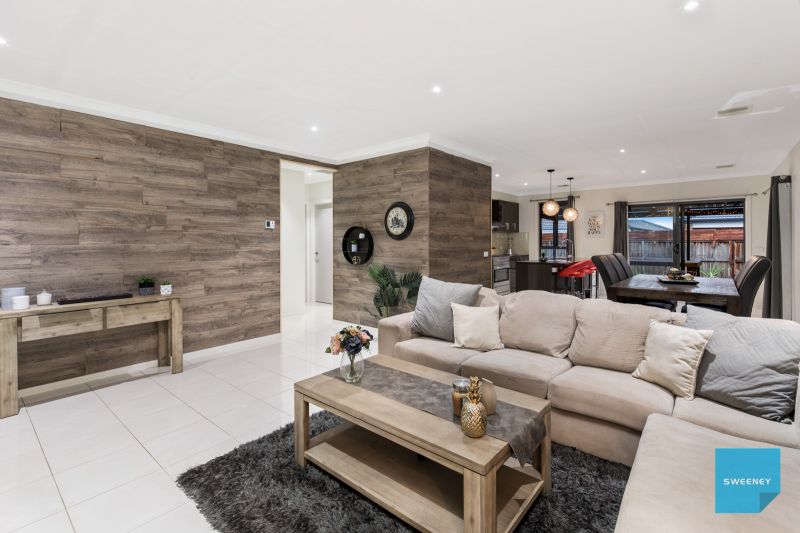10 Aubisque Close, Fraser Rise - Thumbnail 7