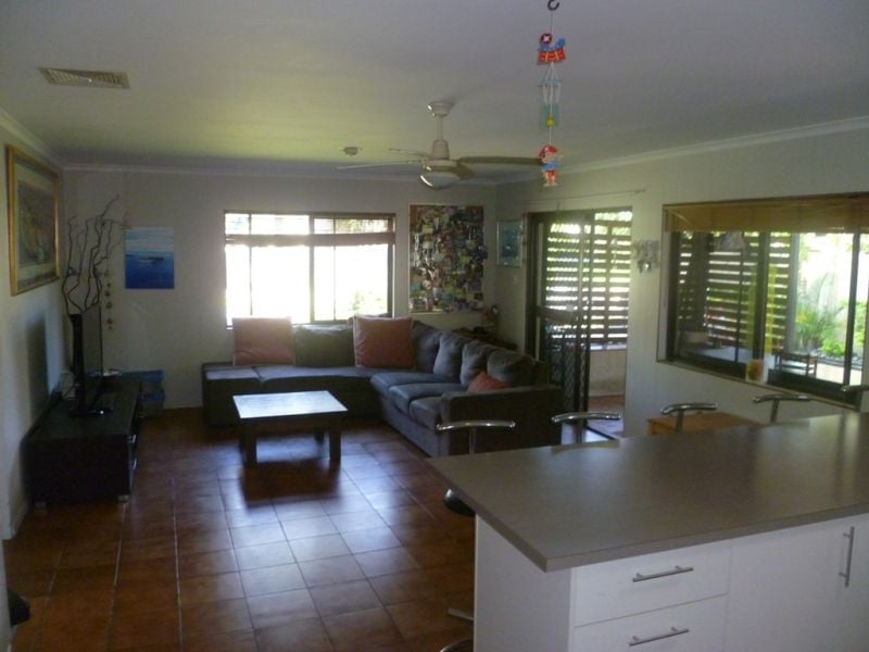 10 Kandoo Street Pacific Paradise QLD, Pacific Paradise - Thumbnail 5