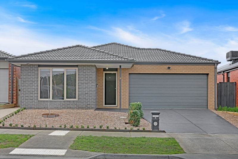 9 Licodia Parade, Mernda