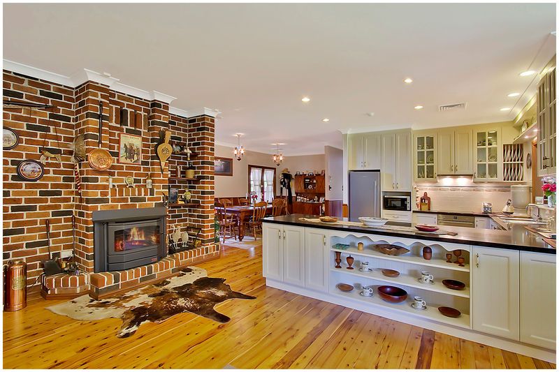 17 Nowranie Place, Windsor Downs - Thumbnail 2