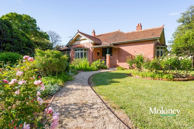 Family Prestige Set In Garden Estate