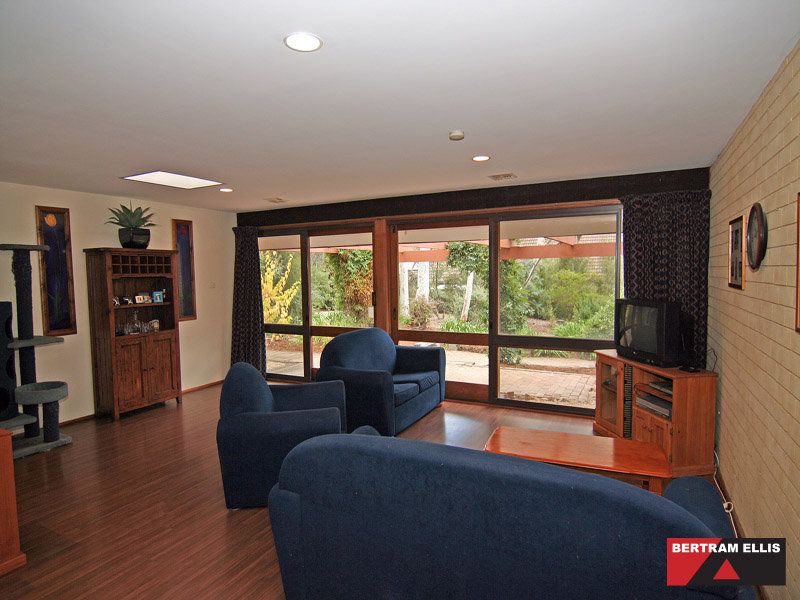 68 Wybalena Grove, Cook - Thumbnail 5
