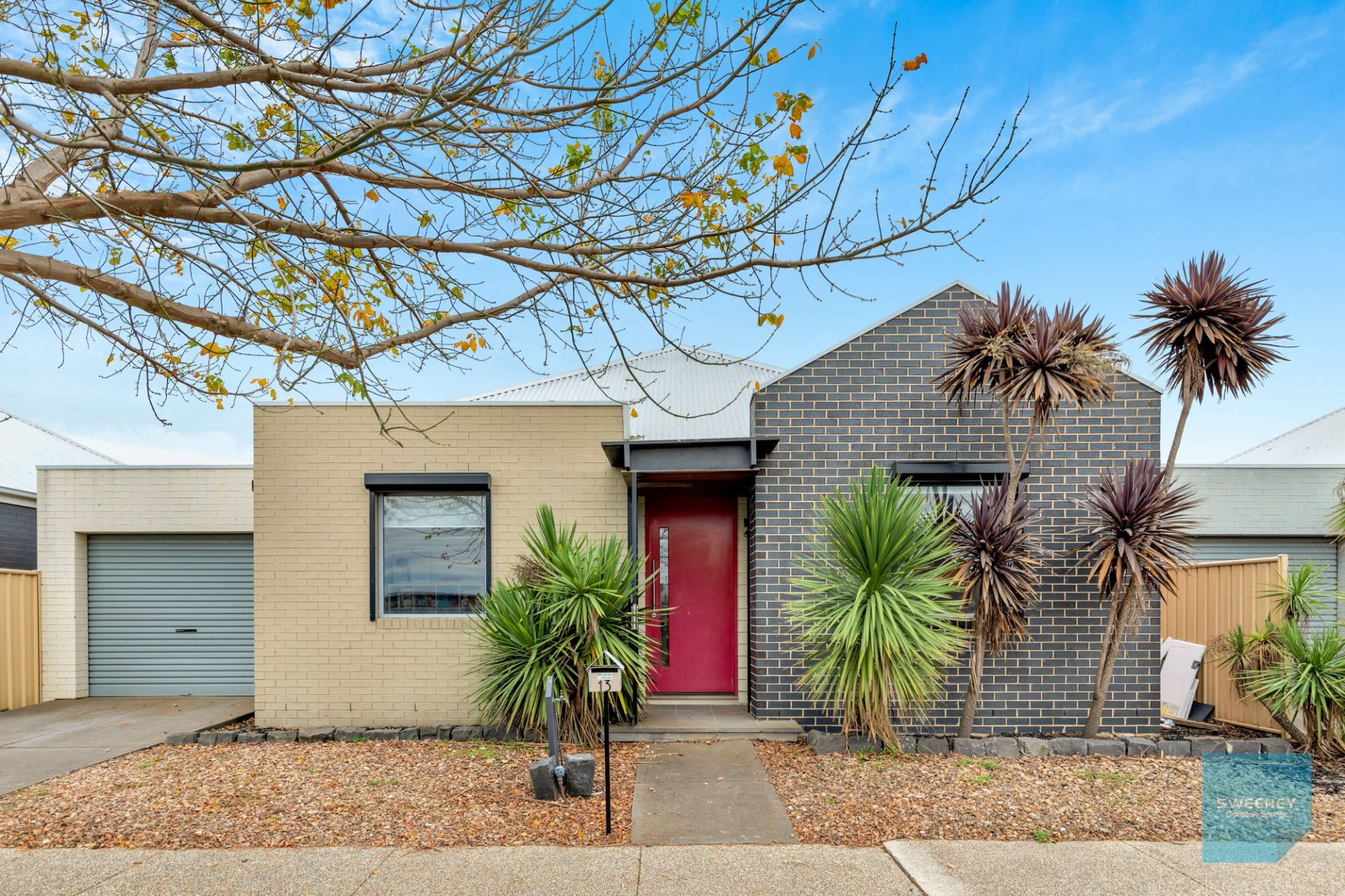 13 Tumbalong Street, Caroline Springs - Thumbnail 2