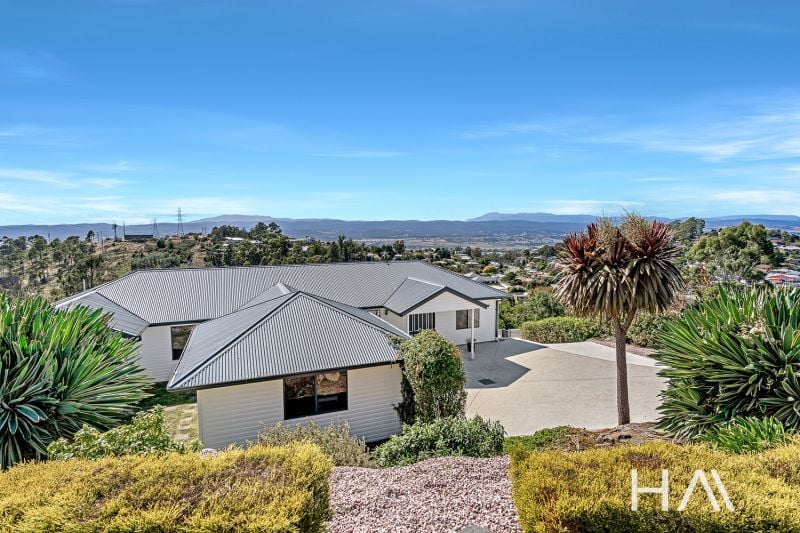27 Clearview Avenue Trevallyn, Trevallyn - Thumbnail 3