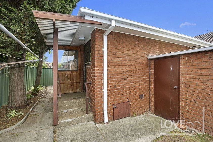 FRESHLT PAINTED THROUGHOUT - TWO BEDROOM VILLA UNIT