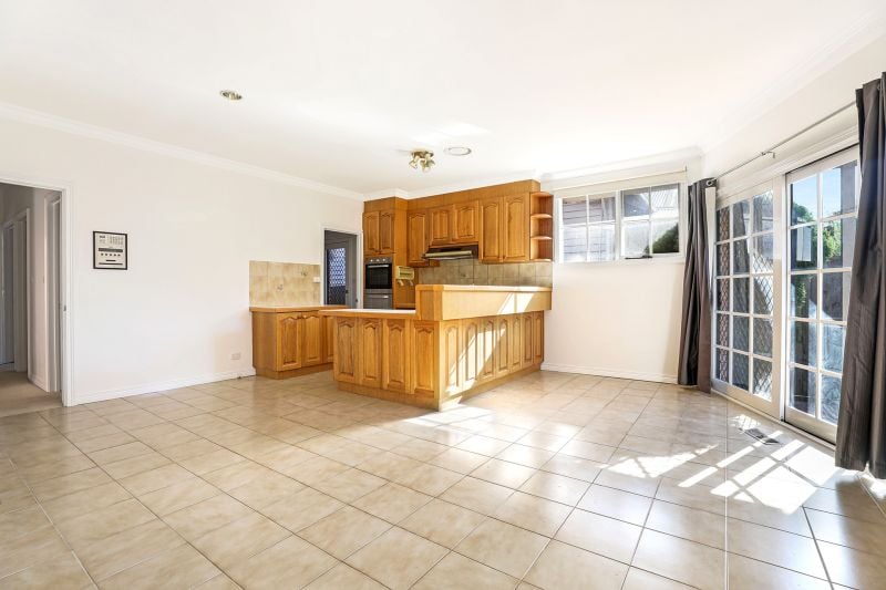 Large FRONT 3BR single level villa unit with Double Lock Up Garage!