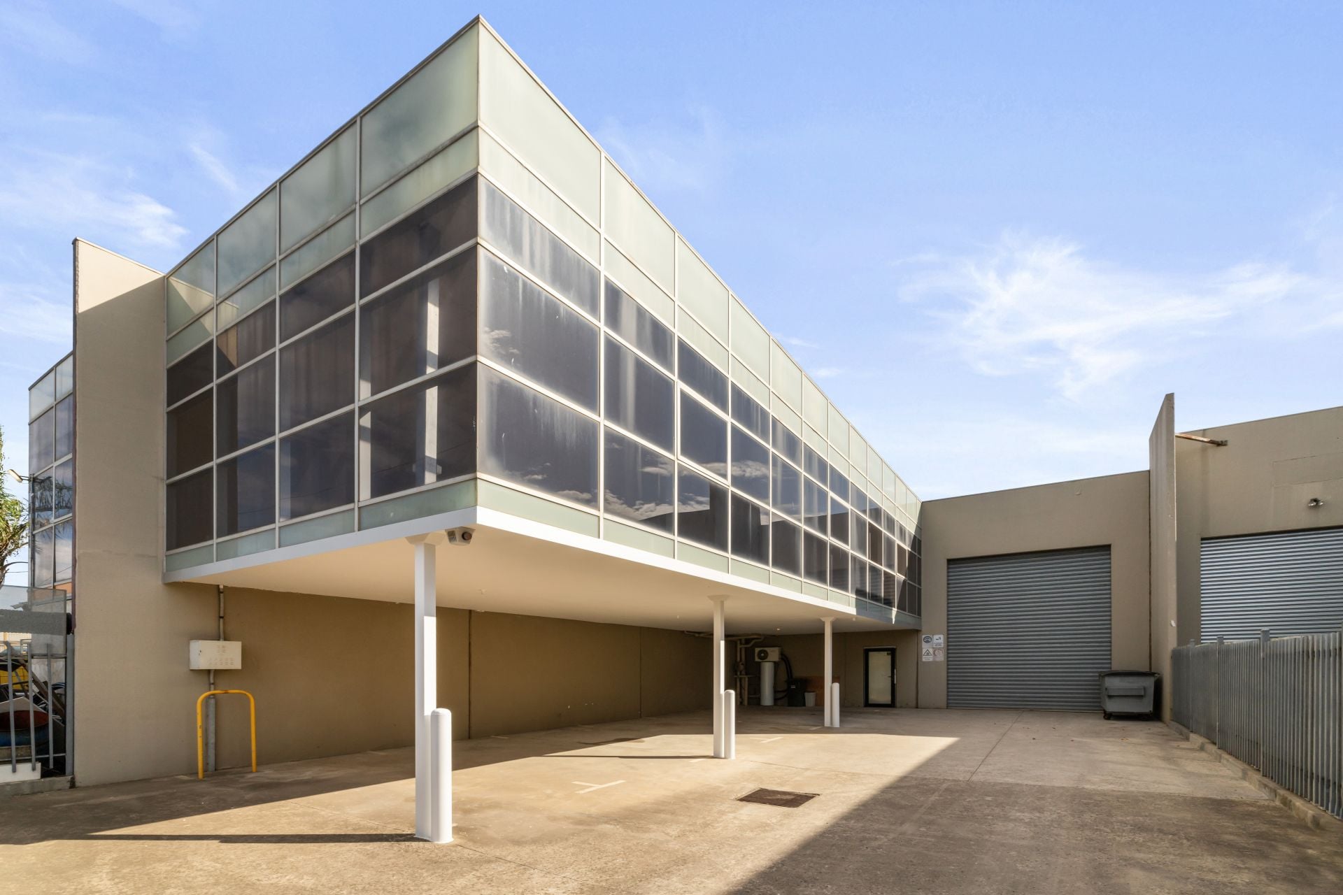 STAND -ALONE WAREHOUSE