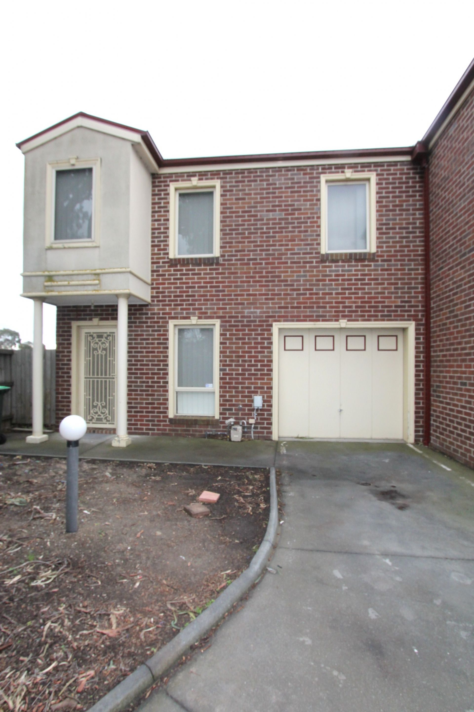 TOWNHOUSE WITH THE LOT!