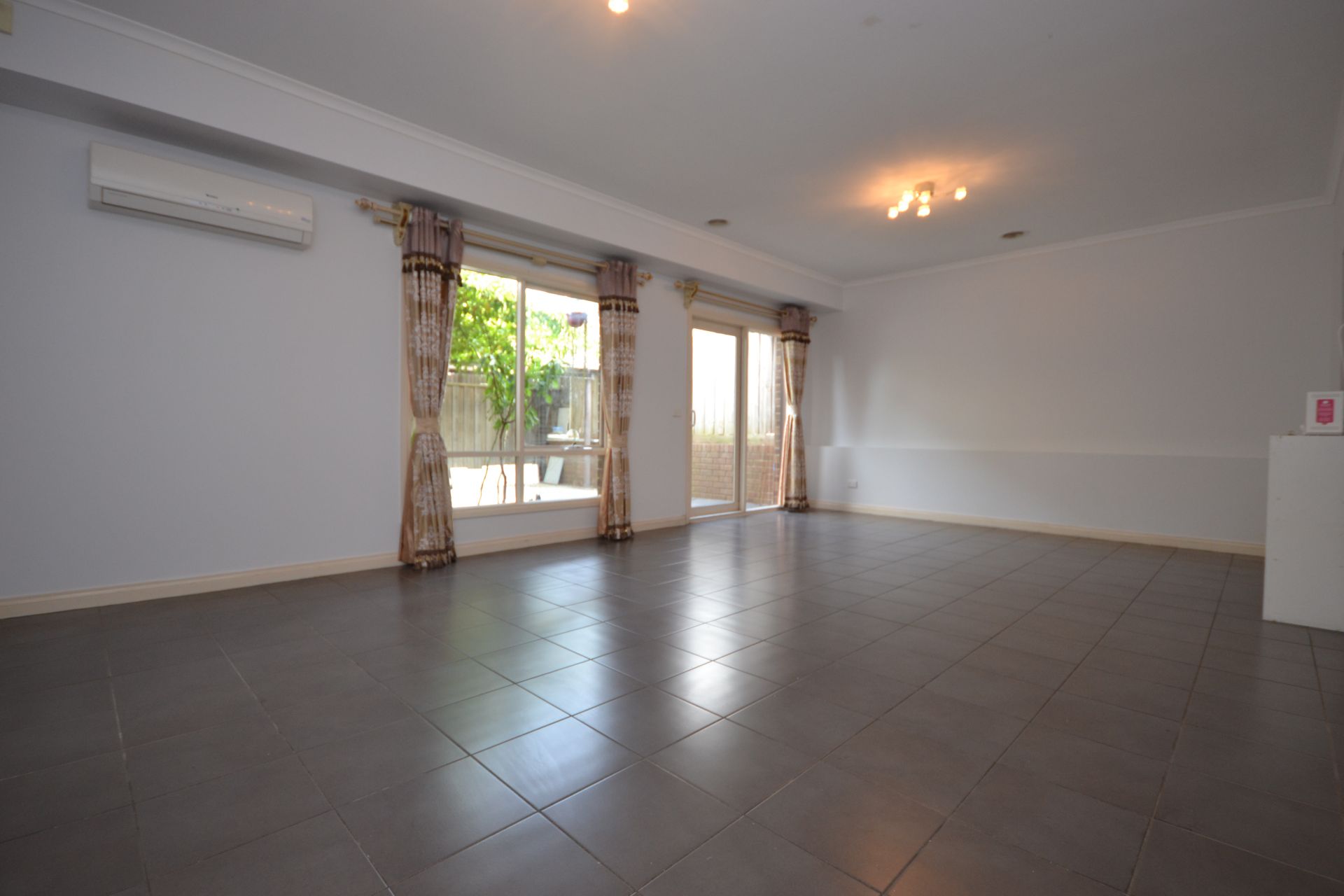 LOVE THE SPACE, LOVE THE LIFESTYLE