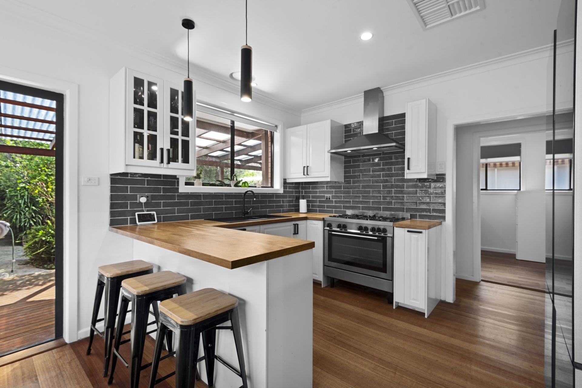 Stunning Home in Ideal Locale