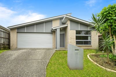 Kallangur 33 Birchgrove Crescent