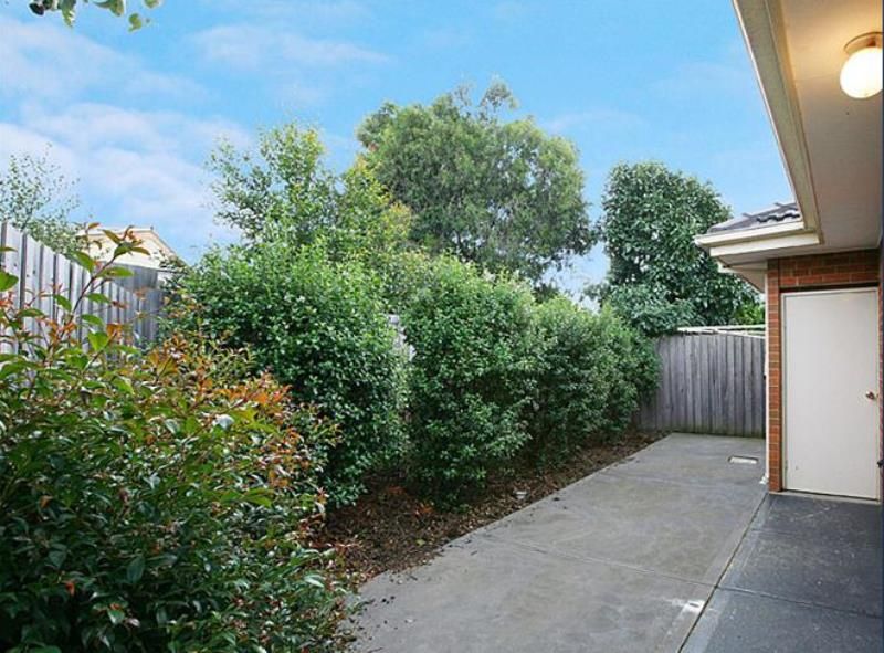 $300-320OPW LOOKING FOR A GREAT TENANT!