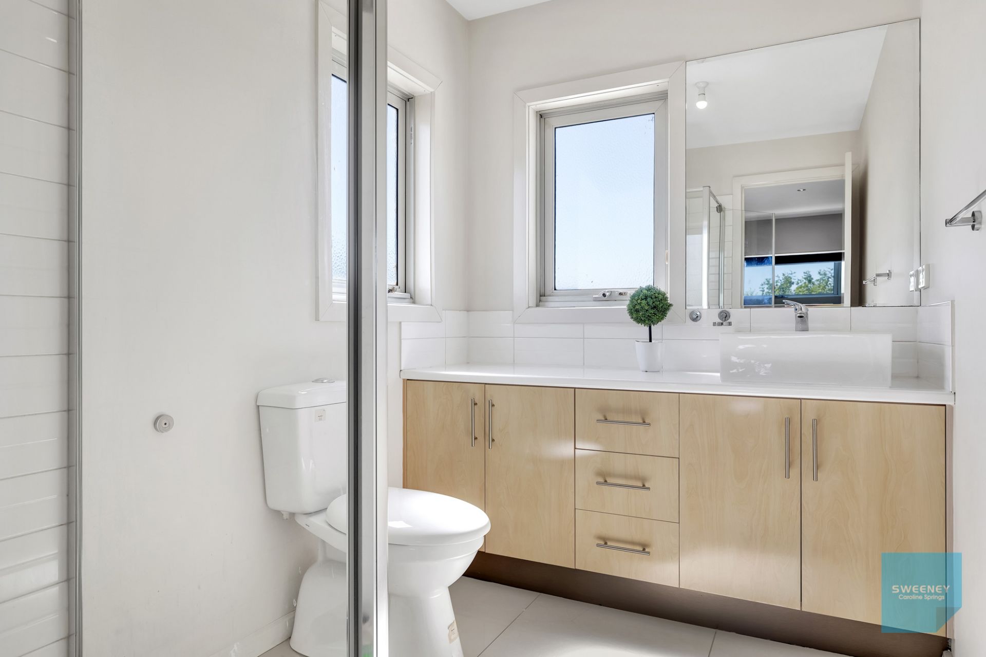 3/5 Strathvea Lane, Caroline Springs - Thumbnail 7