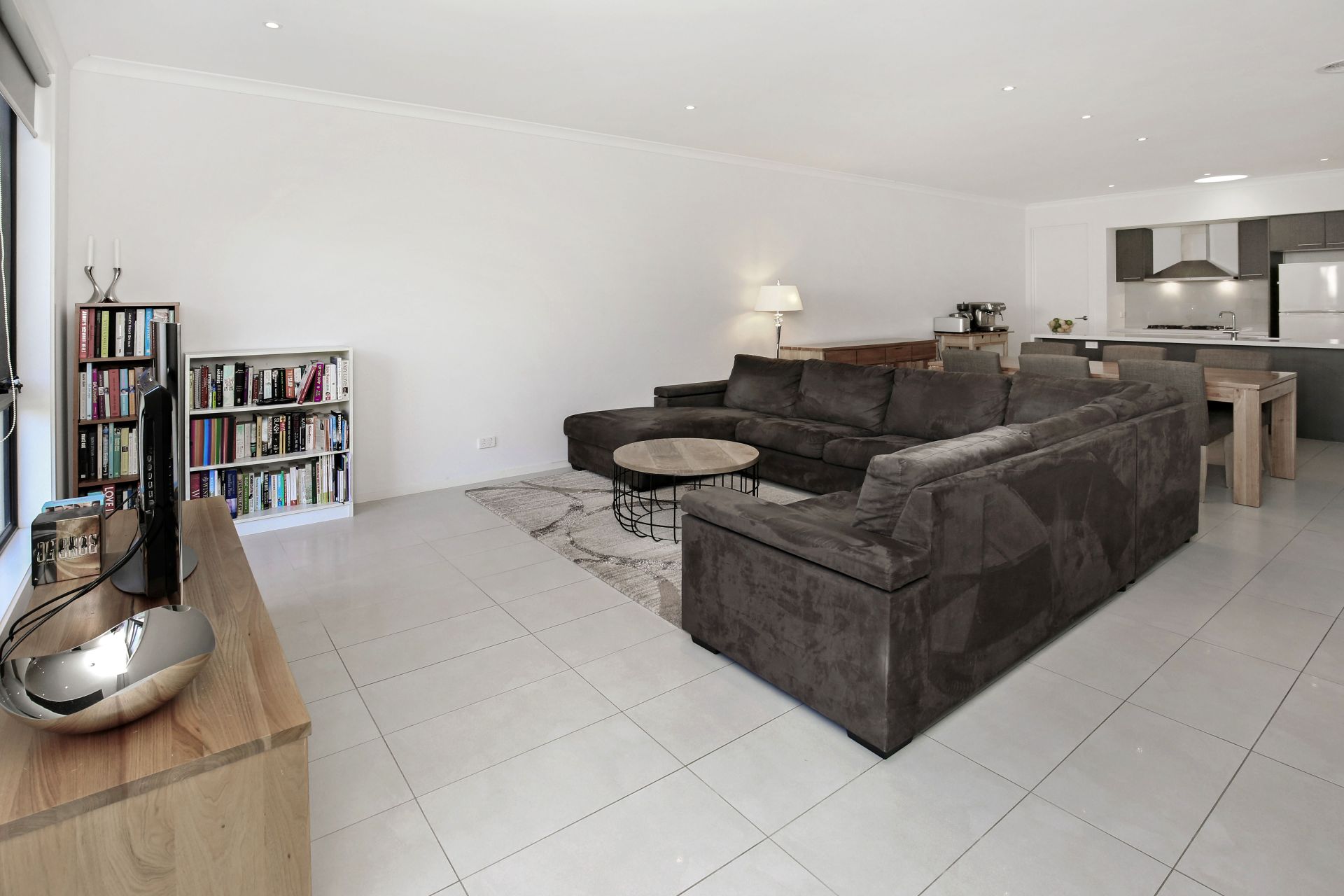 CONTEMPORARY DELIGHT - EPITOME OF ELEGANCE