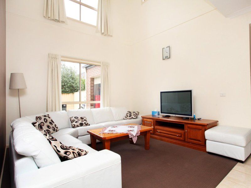 24 Central Parkway, Caroline Springs - Thumbnail 7