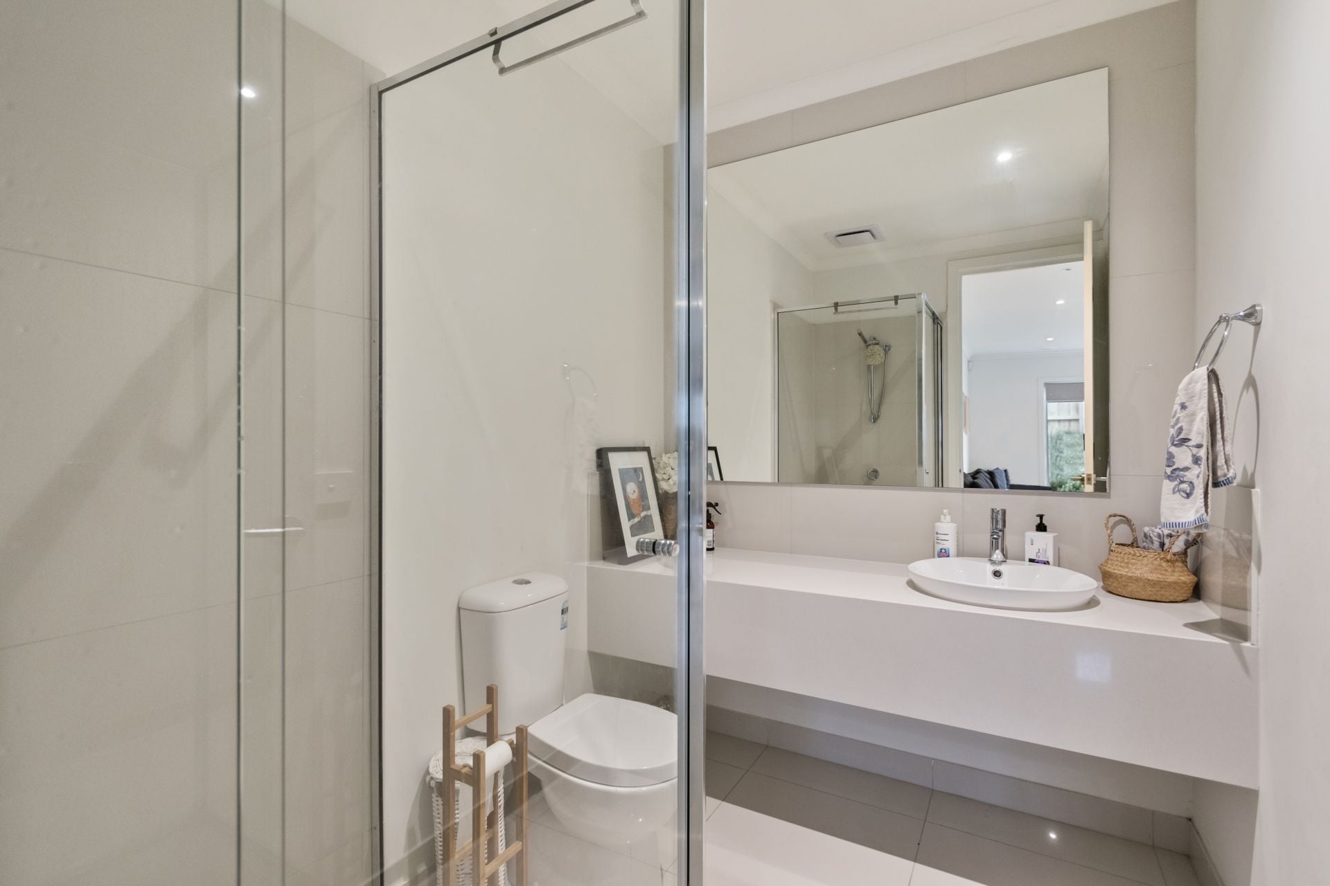 FINE FINISHES, EXPANSIVE SPACES