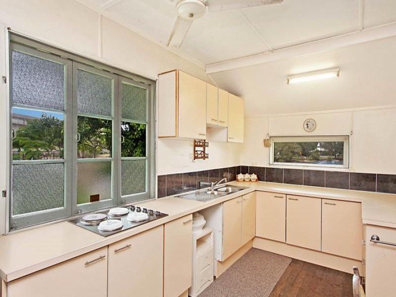 4 Guineas Creek Road CURRUMBIN WATERS QLD, Currumbin Waters - Thumbnail 5