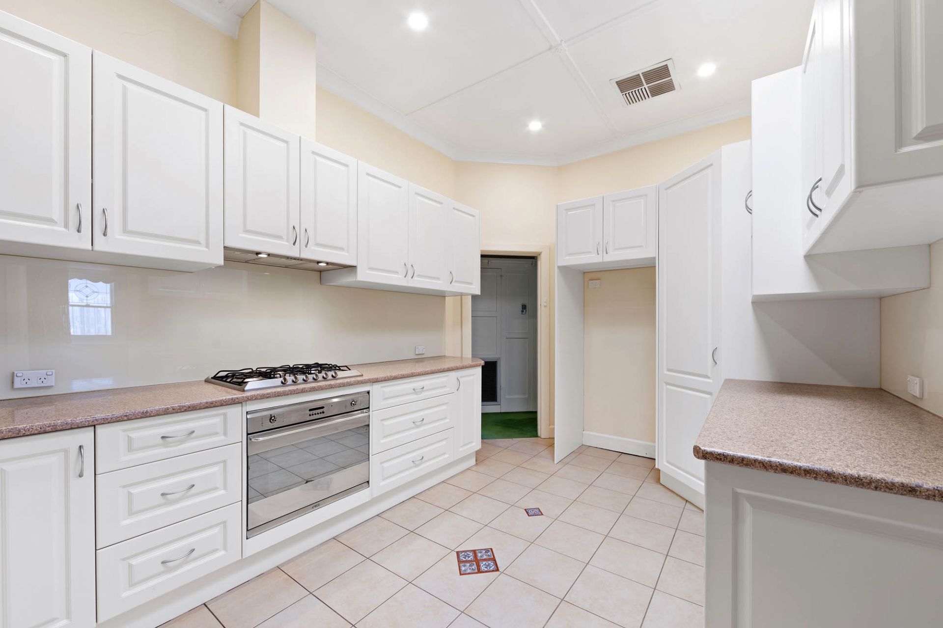 5 Hillside Avenue, Bentleigh - Thumbnail 4