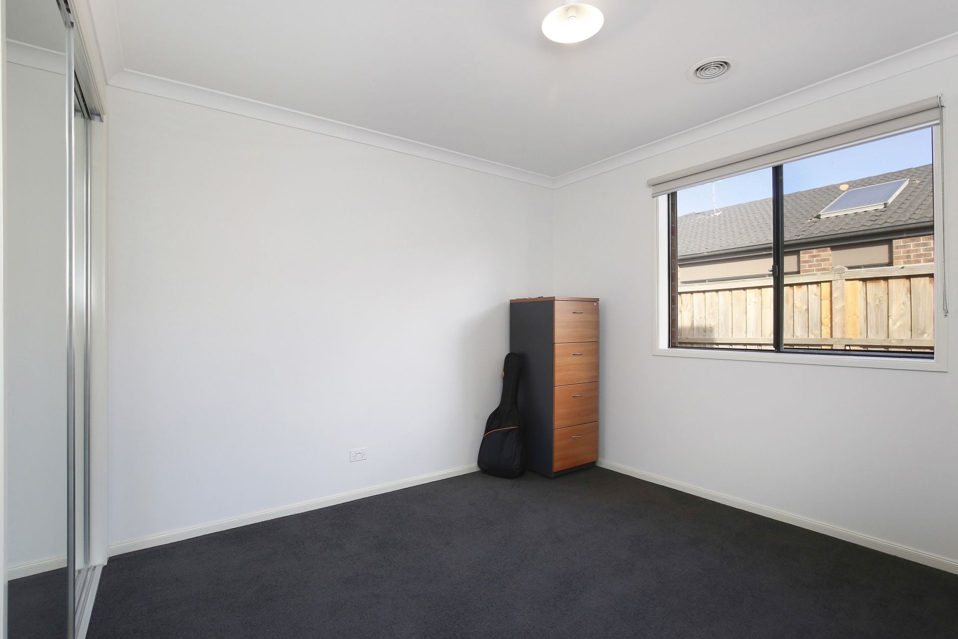 SPACIOUS IN A CENTRAL LOCATION OF MERRIFIELD ESTATE
