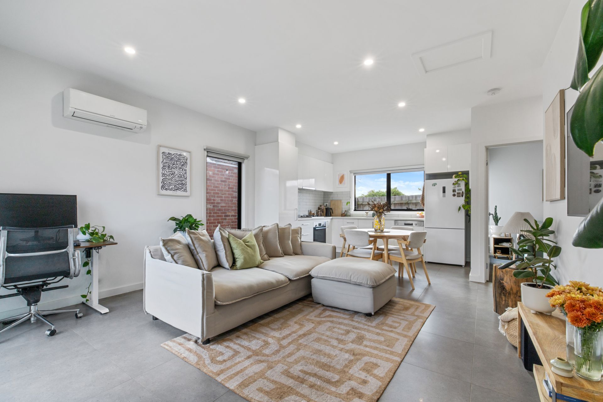 Modern Townhouse in Prime Reservoir Location