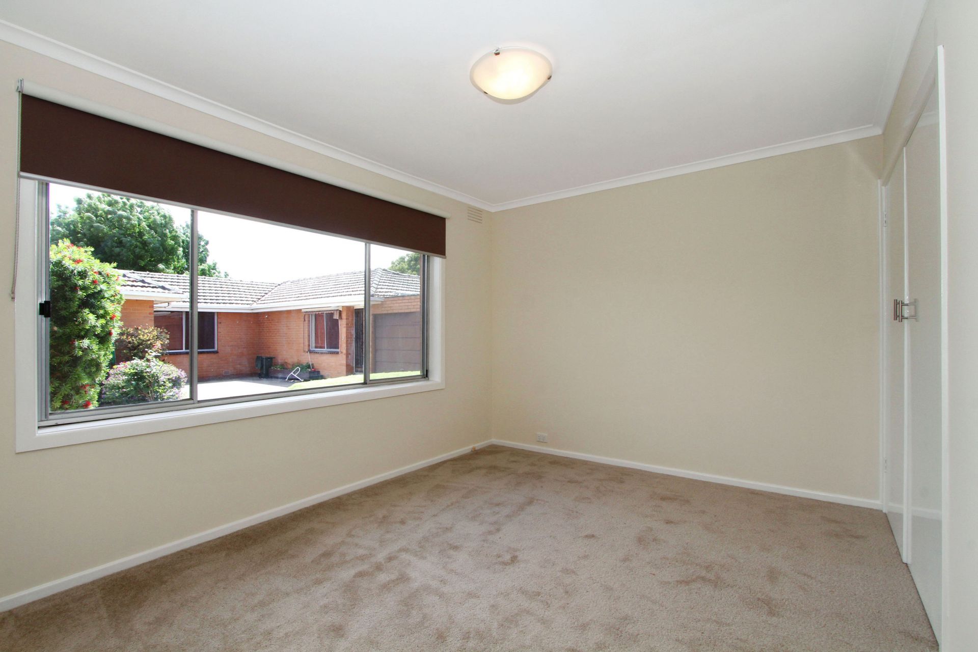 Large Unit In Prime Location