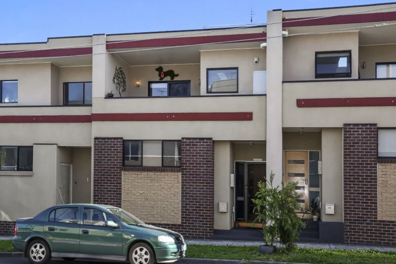 2/109 Plenty Road, Preston